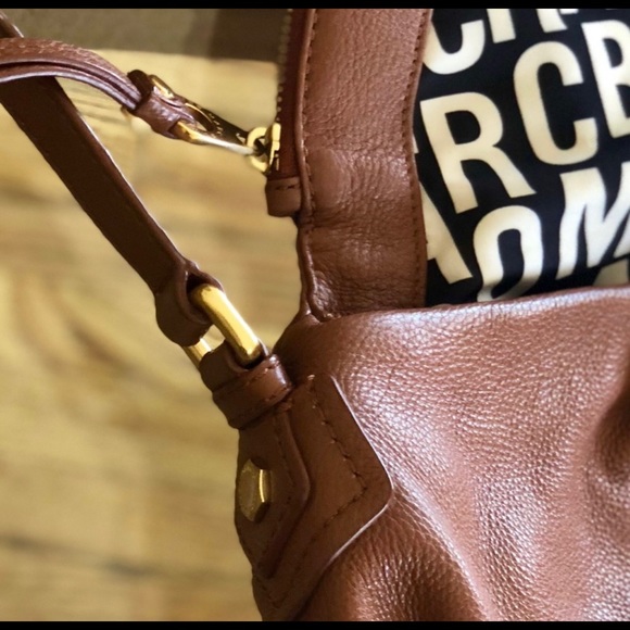 Marc Jacob Crossbody purse - Picture 3 of 4